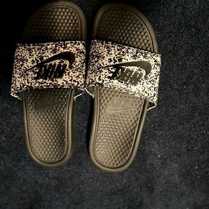 Nike slides